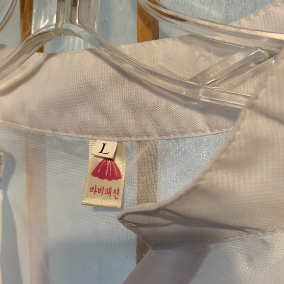 Sheer white blouse w/WILD HORSES. size S - Picture 4 of 5